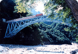 �y�G�[�XJTB�E�������s�z�x�R�c�A�[�E�x�R�̗��فE�z�e���\��@